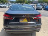 Used 2020 Ford Fusion SE image 5