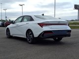 Used 2025 Hyundai Elantra SEL image 5