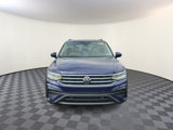 Used 2022 Volkswagen Tiguan SE w/ Panoramic Sunroof Package image 2