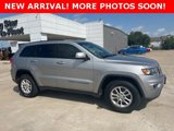 Used 2018 Jeep Grand Cherokee Laredo image 2