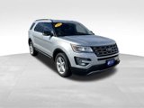 Used 2017 Ford Explorer XLT w/ Equipment Group 202A image 3
