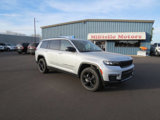 Used 2022 Jeep Grand Cherokee L Limited w/ Black Appearance Package image 2
