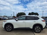 Used 2021 Nissan Rogue SV image 2