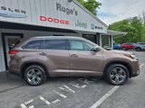 Used 2017 Toyota Highlander Limited Platinum image 3