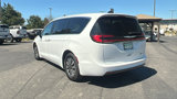 Used 2023 Chrysler Pacifica Touring-L image 5