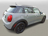 Used 2019 MINI Cooper 4-Door Hardtop w/ Premium Package image 4
