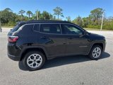 New 2025 Jeep Compass Latitude image 2