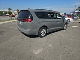 Used 2022 Chrysler Pacifica Touring-L image 3