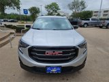 Used 2021 GMC Terrain SLE w/ Driver Convenience Package image 3