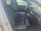 Used 2025 BMW 540i xDrive w/ Premium Package image 6