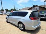 Used 2024 Chrysler Pacifica Touring-L image 6