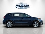Used 2022 Kia Niro EX image 2