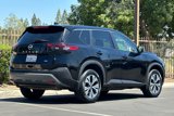 Used 2023 Nissan Rogue SV image 2