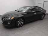 Used 2022 Nissan Altima 2.5 SV image 2