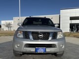 Used 2008 Nissan Pathfinder SE w/ Premium Pkg image 2