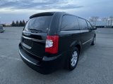 Used 2013 Chrysler Town & Country Touring image 5