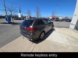 Used 2017 Mitsubishi Outlander SE image 3
