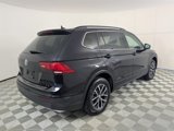 Used 2019 Volkswagen Tiguan SE w/ Panoramic Sunroof Package image 4