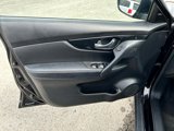 Used 2018 Nissan Rogue SL w/ Premium Package image 6