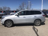 Used 2016 Nissan Pathfinder S image 2