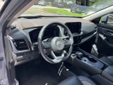 Used 2022 Nissan Rogue Platinum image 3