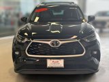 Used 2022 Toyota Highlander XLE image 2