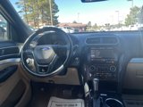 Used 2016 Ford Explorer XLT w/ Equipment Group 202A image 3