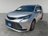 Used 2021 Toyota Sienna LE image 3