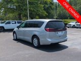 Used 2023 Chrysler Pacifica Touring-L image 3