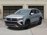 Used 2024 Volkswagen Taos SE w/ Panoramic Sunroof Package image 3