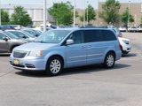 Used 2013 Chrysler Town & Country Touring image 3