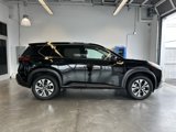 Used 2021 Nissan Rogue SV image 2