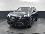 Used 2024 Nissan Rogue SV image 3