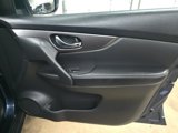 Used 2015 Nissan Rogue SV image 5