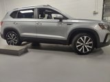 Certified 2022 Volkswagen Taos SE image 3