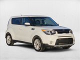 Used 2017 Kia Soul + image 3
