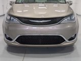 Used 2017 Chrysler Pacifica Limited image 2