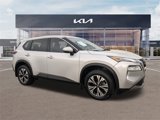 Used 2021 Nissan Rogue SV image 2