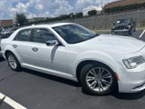 Used 2016 Chrysler 300 C image 2