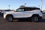 Used 2024 GMC Terrain SLT image 2