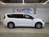 New 2025 Chrysler Pacifica Select image 2
