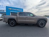 Used 2022 Nissan Frontier Pro-X image 2