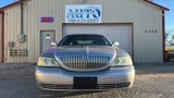 Used 2003 Lincoln Town Car Signature image 4