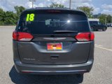 Used 2018 Chrysler Pacifica Touring-L image 5