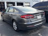 Used 2019 Ford Fusion SE image 2