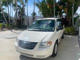 Used 2005 Chrysler Town & Country w/ Popular Equipment Group I image 4
