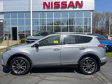 Used 2018 Toyota RAV4 LE image 2
