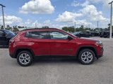 New 2025 Jeep Compass Latitude image 3