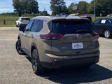 Used 2024 Nissan Rogue SV w/ SV Premium Package image 5