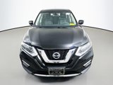 Used 2017 Nissan Rogue S image 2